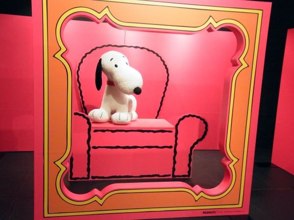 ようこそ 絵本の世界へ Happiness Is Snoopy 小さな幸せ探し展 9月4日まで池袋サンシャインシティ展示ホールａで開催中 オフィスマガジン Online