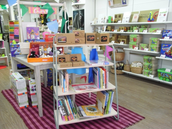 「４Ｆtoy box in my room」輸入玩具、知育玩具、ぬいぐるみなどキッズ向けおもちゃ