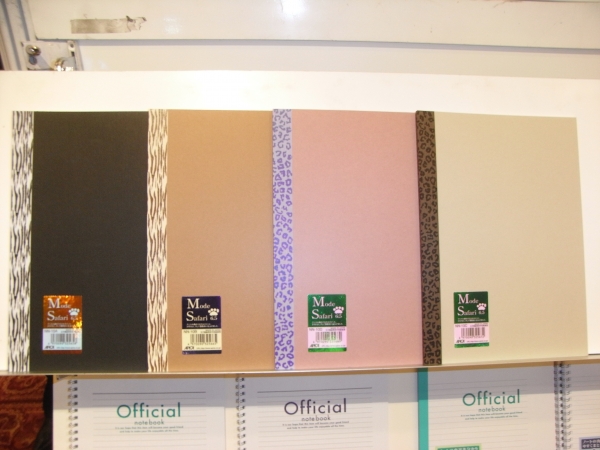 中島社長自ら商品開発を手がけた「モードサファリ」、大人の女の感性に語りかけるゼブラ柄、豹柄が素敵だ。謎の品番ＮＮにも注目　アピカ