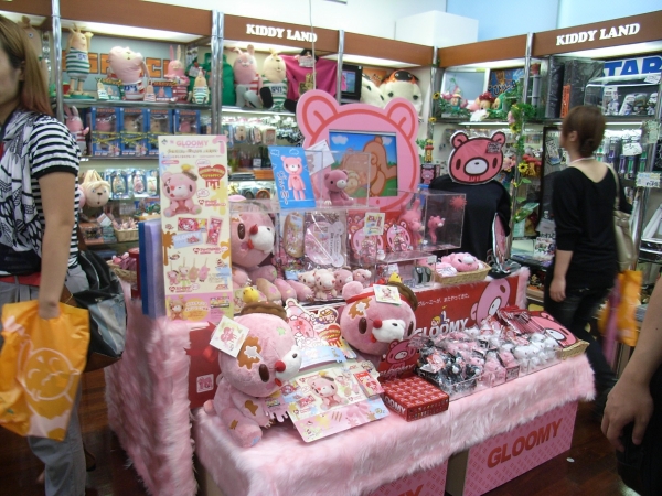 2階「ＴＯＹ＆ＨＯＢＢＹ　floor」・・・Ｓｈｉｎｉｎｇ　individuality! 光る個性