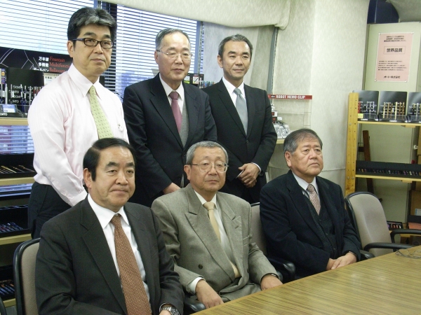 新たに日本理化学工業の大山隆久社長もメンバーに加わった、ステーショナリー情報委員会