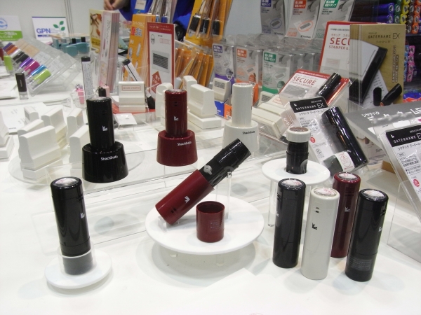 使い易さと環境への配慮を両立させた新商品　シヤチハタ