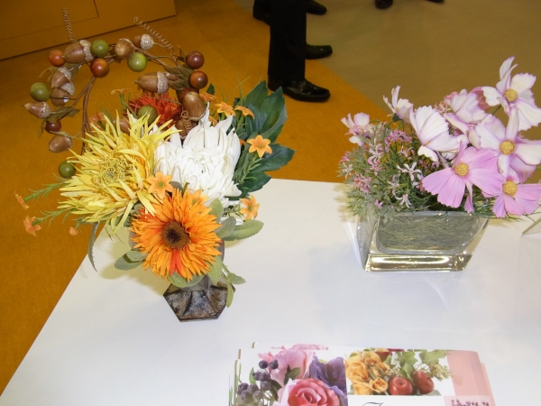 「造花のレンタル・販売」を開始したキングジム、約100種類で初年度売上3億円を計画