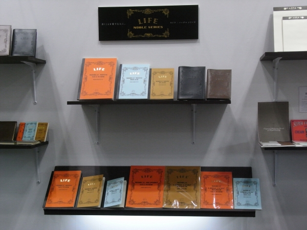 万年筆で使えるノート、堅牢な製本、モダンなデザインをコンセプトに生まれた「ノーブルノート」　ライフ