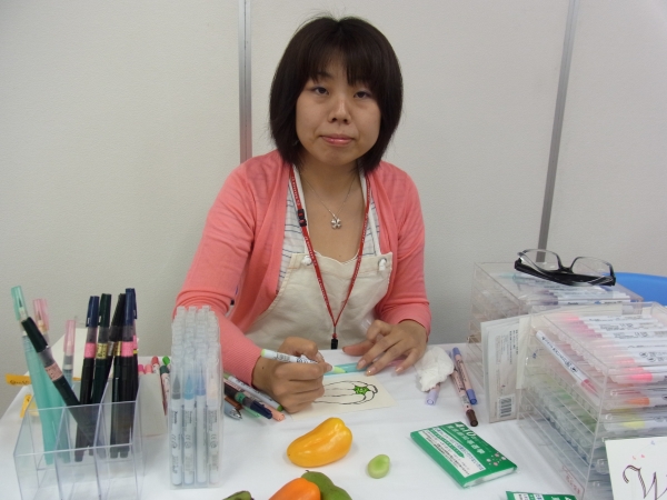 実際に絵手紙を描いて「クリーンカラーリアルブラッシュ」の描きあじや色彩をアピール　呉竹　