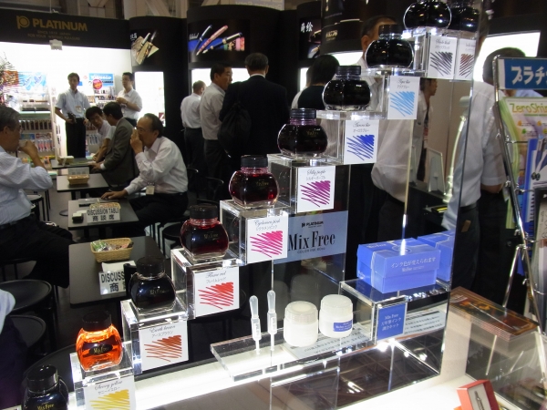 プラチナ万年筆は、自分だけのインク色を混ぜて作れる「Mix Free ミックスフリー」を紹介