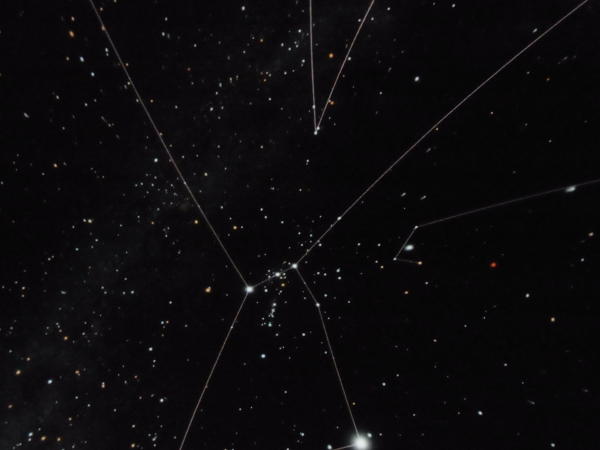 最新鋭のデジタルプラネタリウムシステムで、地球から137億光年、離れた宇宙で見る星空も正確にシミュレート
