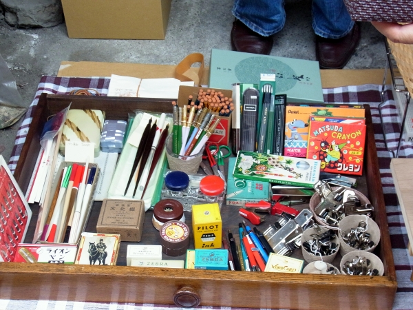 レトロでちょっとマニアックな文房具に「あっ、これ雑誌で見て凄く欲しかったんです」と購入される方も