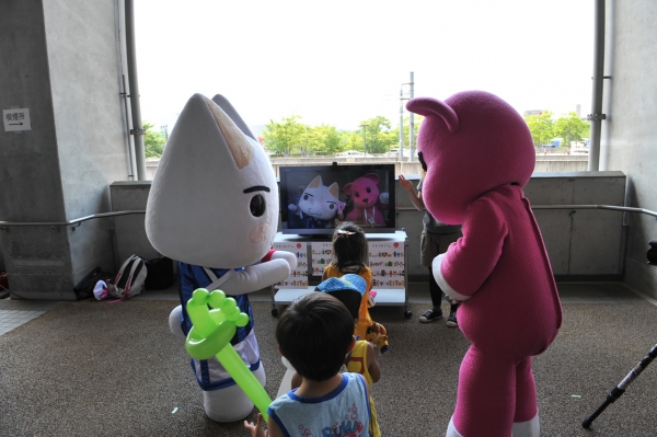 2011年7月9日 ソニー仙台FCの復帰ホーム開幕戦に「モモ妹」と「トロ」が参加