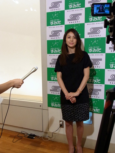 ついに待望の井川遥さんも登場。