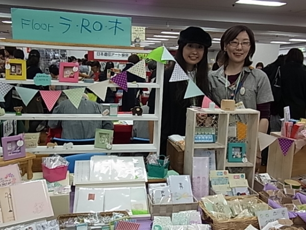 アイデアの宝庫の木木屋さん。スタンプは握り易いようにと寿司型とは、恐れ入りました。　Floorラ・ＲＯ・木