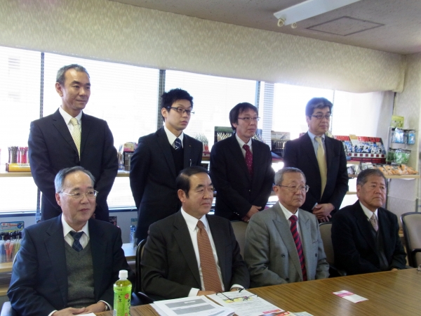 新たに ヒノデワシ常泉茂氏、サンビー・山本忠利氏もメンバーに加わった、ステーショナリー情報委員会
