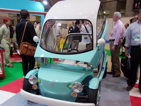 「いじって」「うんてんして」「えらんで」クルマが家族をＣａｍａｔｔｅ（カマッテ）くれます　ＴＯＹＯＴＡ