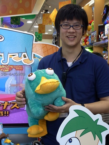 こちらのコーナーを企画した、イケメン山中さんも笑顔でお待ちしてます。