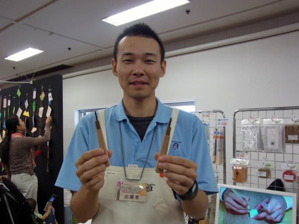 さらななる細かい線を出す方に。綺麗な仕上がりにするための「ハイス鋼ゴムハン刀」。道刃物工業