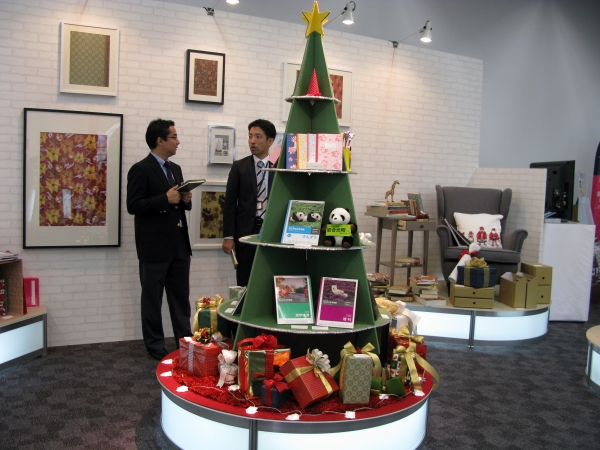 クリスマスプレゼントにかんがえる事にこだわった「かんがえる学習帳」はいかがでしょうか？
