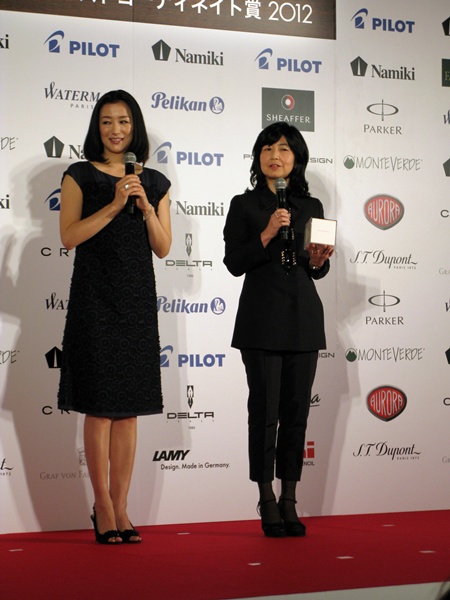 「この万年筆で、井上ひさし氏や向田邦子さんのような名作を書ける気がします」井上さん