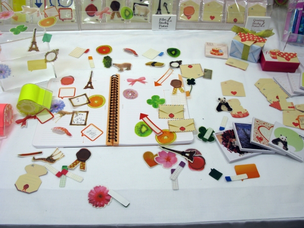 女子力アップ、オシャレな透明フィルムふせん「Film Sticky Notes」　アックスコーポレーション