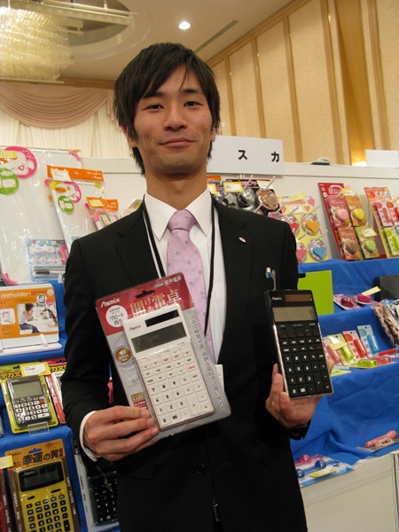 音声で検算可能！面倒な領収書計算にピッタリ。リピート再生できる「聞ける電卓」アスカ