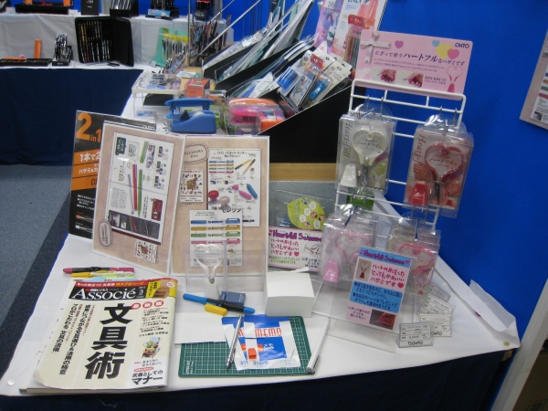 オート「セラミックペンカッター」や「ハートフルシザース」など多彩に展示