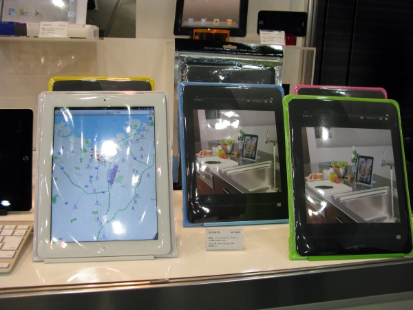 カバーの上からでも操作性抜群「シンプルスプラッシュプルーフタブレットカバー」ｍｏｍｅｎｔｓ