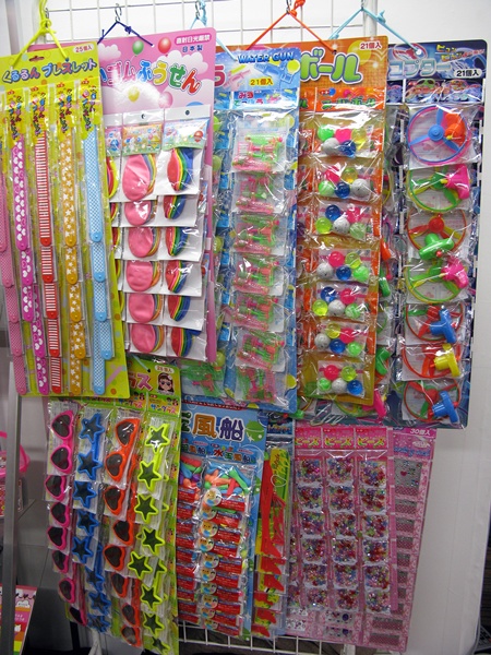 駄菓子屋さんの人気商品、今では文具店でもロングセラー商品　トーヨー