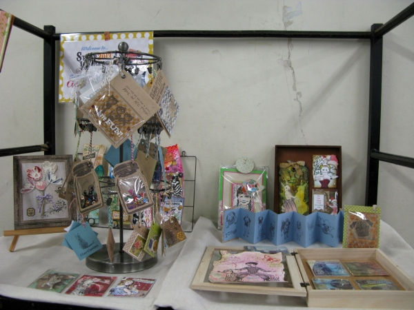 Ciao＊Carinaさんのクラフト作品。ブースでは初めてのZineも販売！！（語源はMagazineのzine）