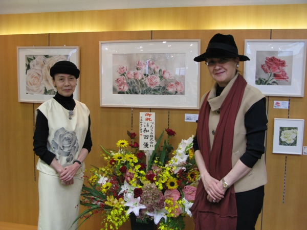日本染め協会会長・松本廣美さん（左）　絵染めインターナショナル会長・菊地エミさん（右）