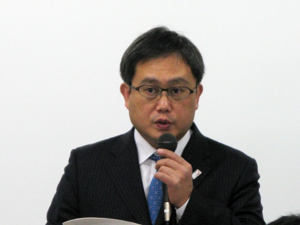 「世界から、今までに見たことがない画期的なギフトを揃えた」と説明。芳賀信享社長