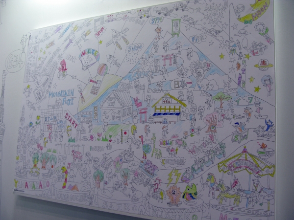 大人も子どももワイワイ、ガヤガヤ。みんなで楽しめる特大サイズのアートぬり絵「ＮｕＲＩＥ（ヌーリエ）」マルアイ