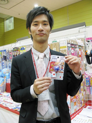 サッカー少年必見！ランドセルにも簡単に取り付け「防犯ブザーサッカージャパン」アスカ