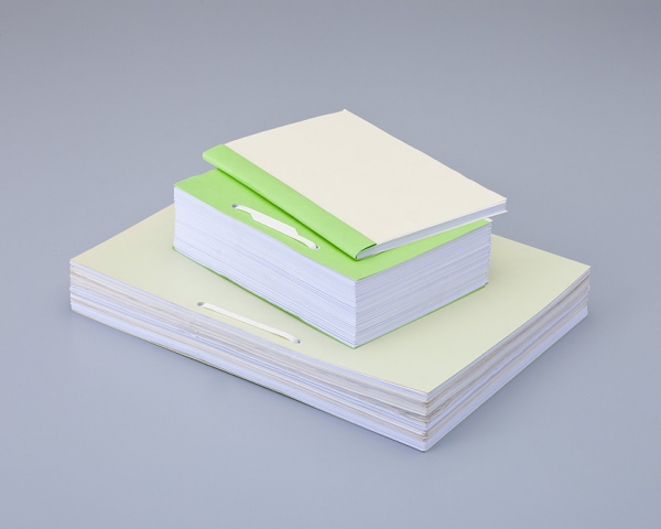 社内の資料もスッキリ、綴じ具が紙で出来ているので分別することなく廃棄できる  