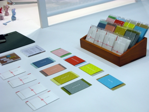 ささやかなギフトと共に気持ちを伝えるメッセージカード「ocurumi card」マルアイ