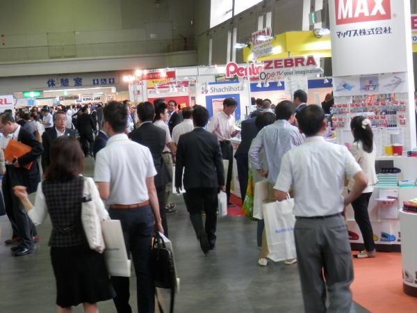 多くの来場者で賑わった