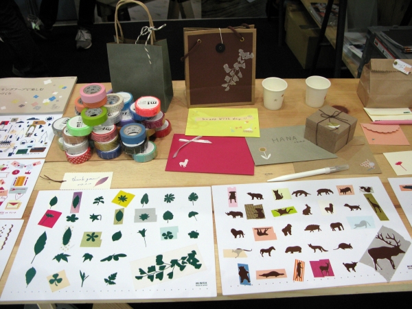 マスキングテープを切って貼るだけ！カッティングマットの新たな使い方を提案 ミワックス