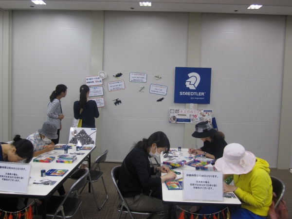 ステッドラーによる大人のぬりえ体験コーナ