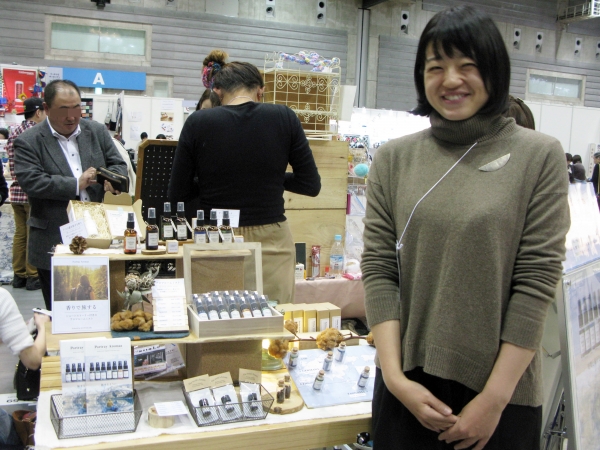 「世界各地、7つの森をイメージした香。より深く香りを楽しめるよう、物語を付けました」ポトレイアロマ