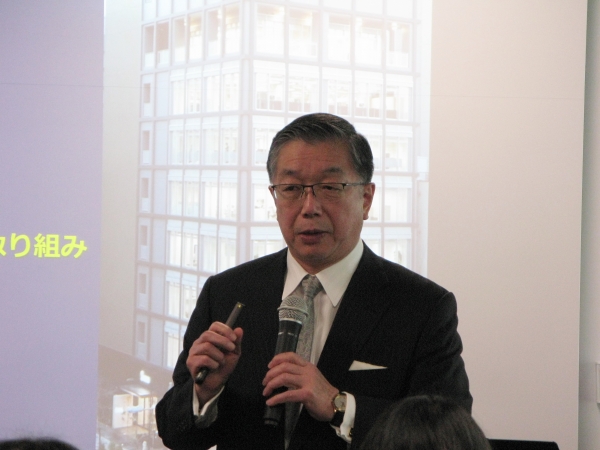 オフィスには広さの限界があり、可変性、柔軟性、フレキシビリティが必要。新製品は自在な働き方をサポート