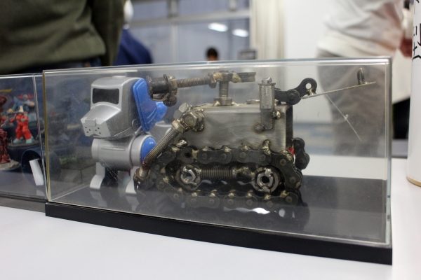 アイボ　ロボット犬？のような電動鉛筆削りなど「ロボット型鉛筆削り」　kana