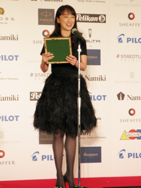 女優・花總まりさん　「前年度受賞者選出部門」