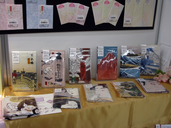 外国人観光客にも人気の安藤広重や歌川国芳など浮世絵をデザインした「日本製ハンカチーフ」　赤城