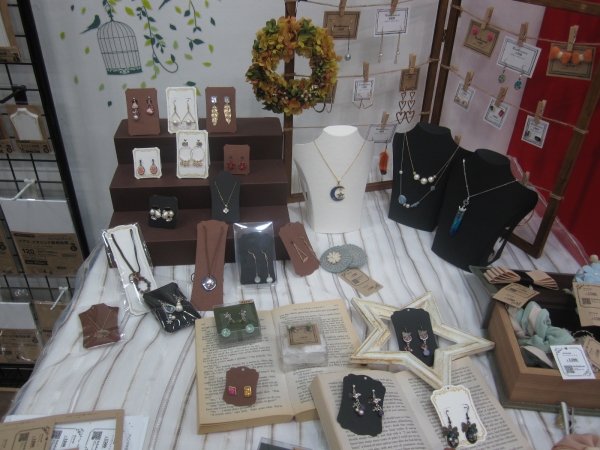 ハンドメイド作家さんを応援する資材のディスプレイ〈ササガワ〉