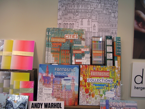 注目のアーティスト、スティーブ・マクドナルドが描いた作品がポスターサイズの塗り絵に　クロニクルブックス　