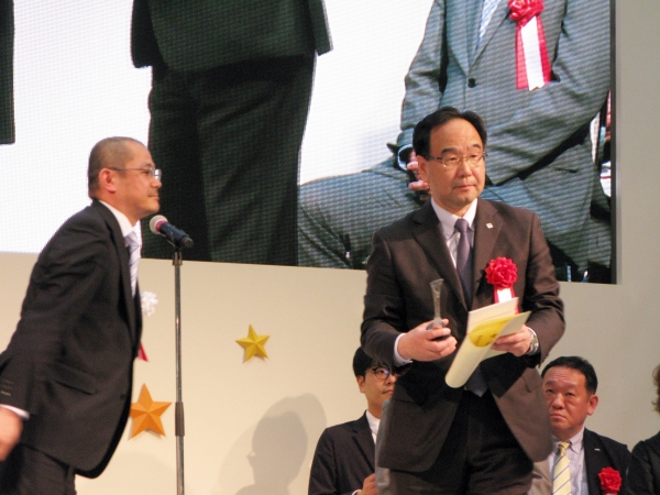 呉竹　綿谷昌訓社長 