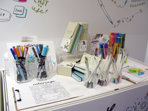 普段なかなかお店で試すことのできない製品のお試コーナ　トンボ鉛筆