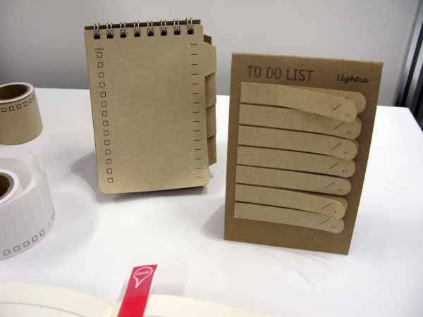 やることが完了したら付箋を剥がし、さらに新しくやることを書き込める「ＴＯ　ＤＯふせん」