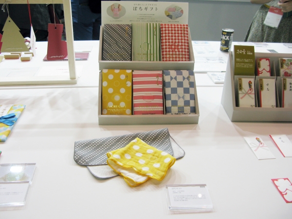 気軽に贈れるギフトとして注目の「ぽちギフト」、国産マイクロファイバークロス、ガーゼタオルの2種類マルアイ