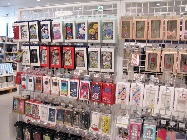 ゴロピカドンのキャラクターデザインなど、スマフォケース　6階