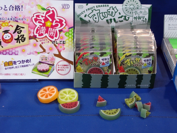 すいかの香り付き！涼しげなフルーツの輪切りの「すいかけしごむ」　シード