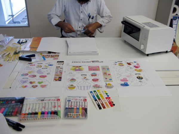 ハンドメイドアクセサリーとして注目！「プラ板アクセサリー工作体験」